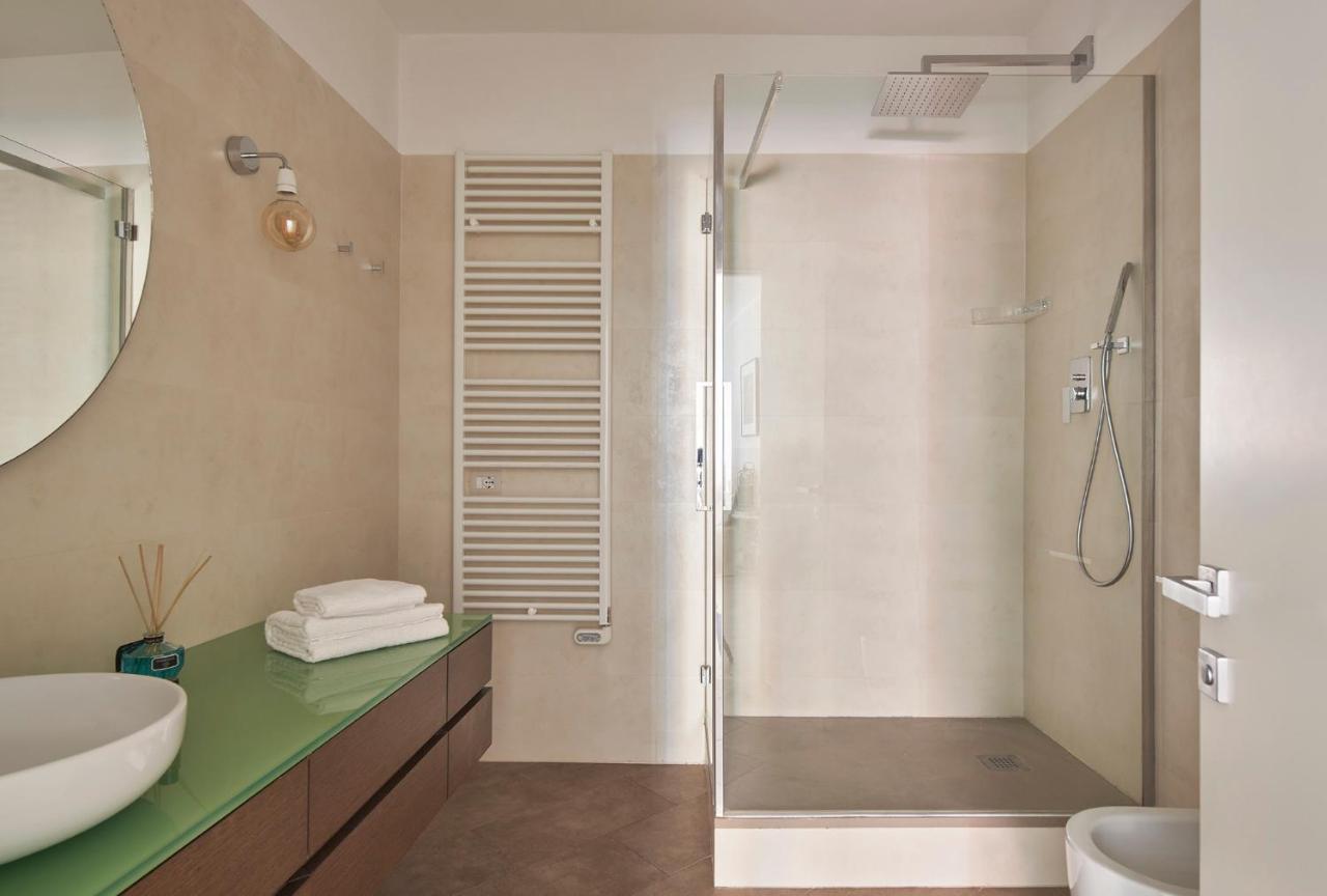 3 Master Bedrooms With Balcony On The River With Views Firenze Bagian luar foto