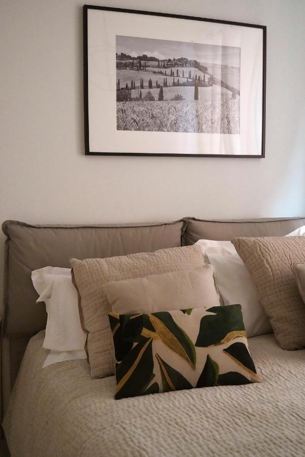 3 Master Bedrooms With Balcony On The River With Views Firenze Bagian luar foto