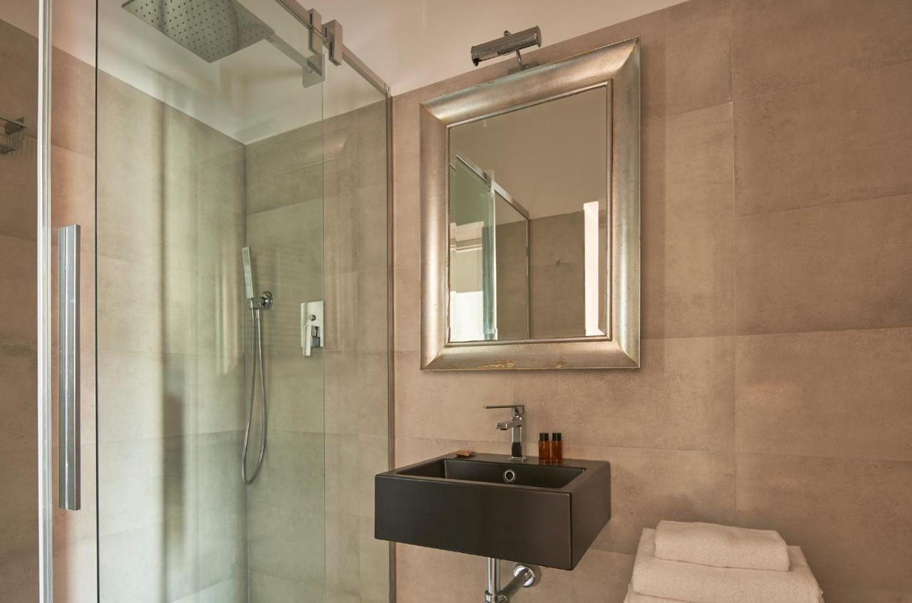 3 Master Bedrooms With Balcony On The River With Views Firenze Bagian luar foto